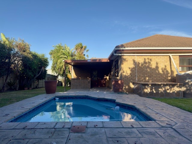 3 Bedroom Property for Sale in Uitzicht Western Cape